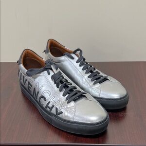 Givenchy Men's Silver and Black Sneakers